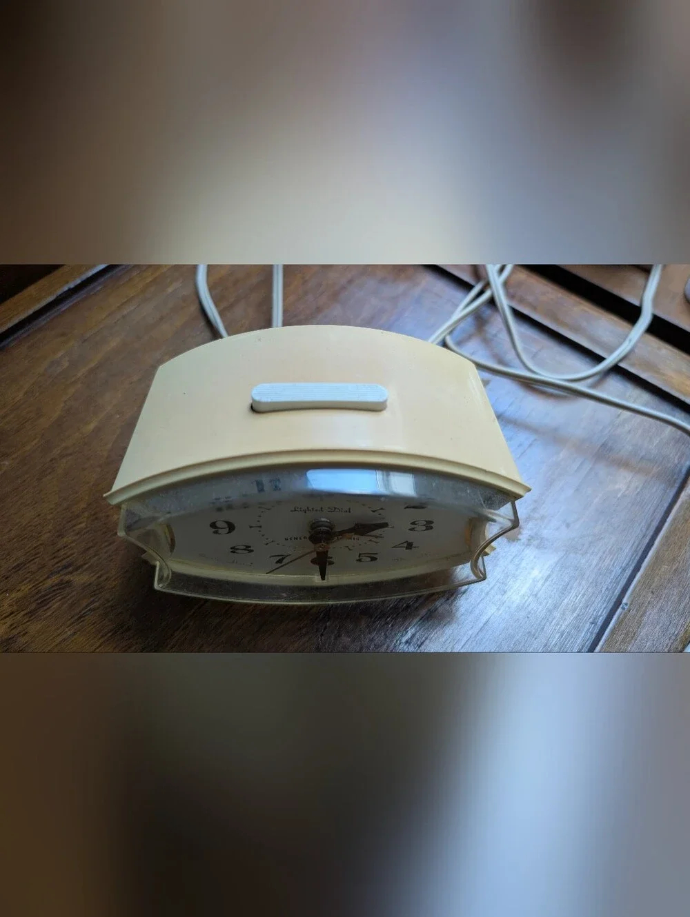 Vintage GE Electric Clock with Alarm model 7338, lighted dial, made in USA